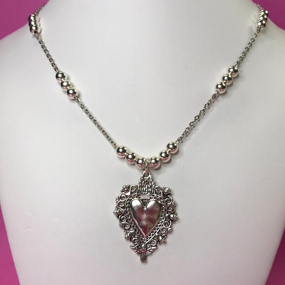 NWT Sacred Saint Heart Necklace Silver necklace handmade - Picture 8 of 8